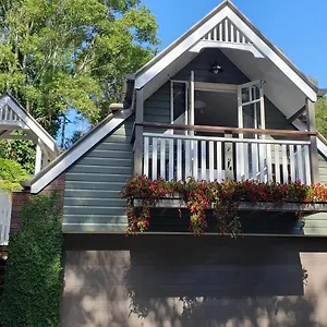 Apartment Mountain Escape