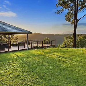 5* Bed & Breakfast Escarpment Retreat & Day For Couples